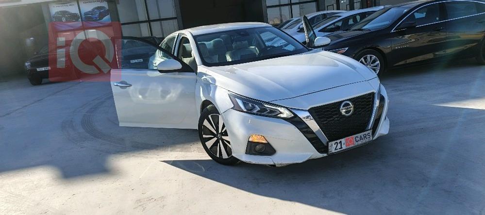 نيسان ألتيما